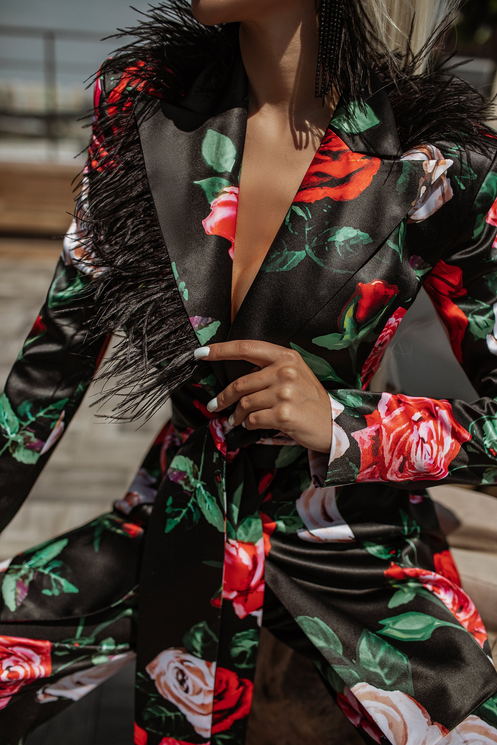 Rose print satin pantsuit with ostrich feathers